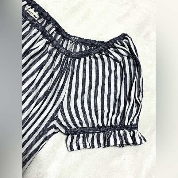 Max Studio Women’s Short Sleeve Striped Blue and White Blouse Shirt Size Large - Picture 3 of 12